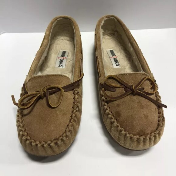 Minnetonka Women’s Cally Brown Slip On Moccasin Slipper Size 10 M - Picture 1 of 6